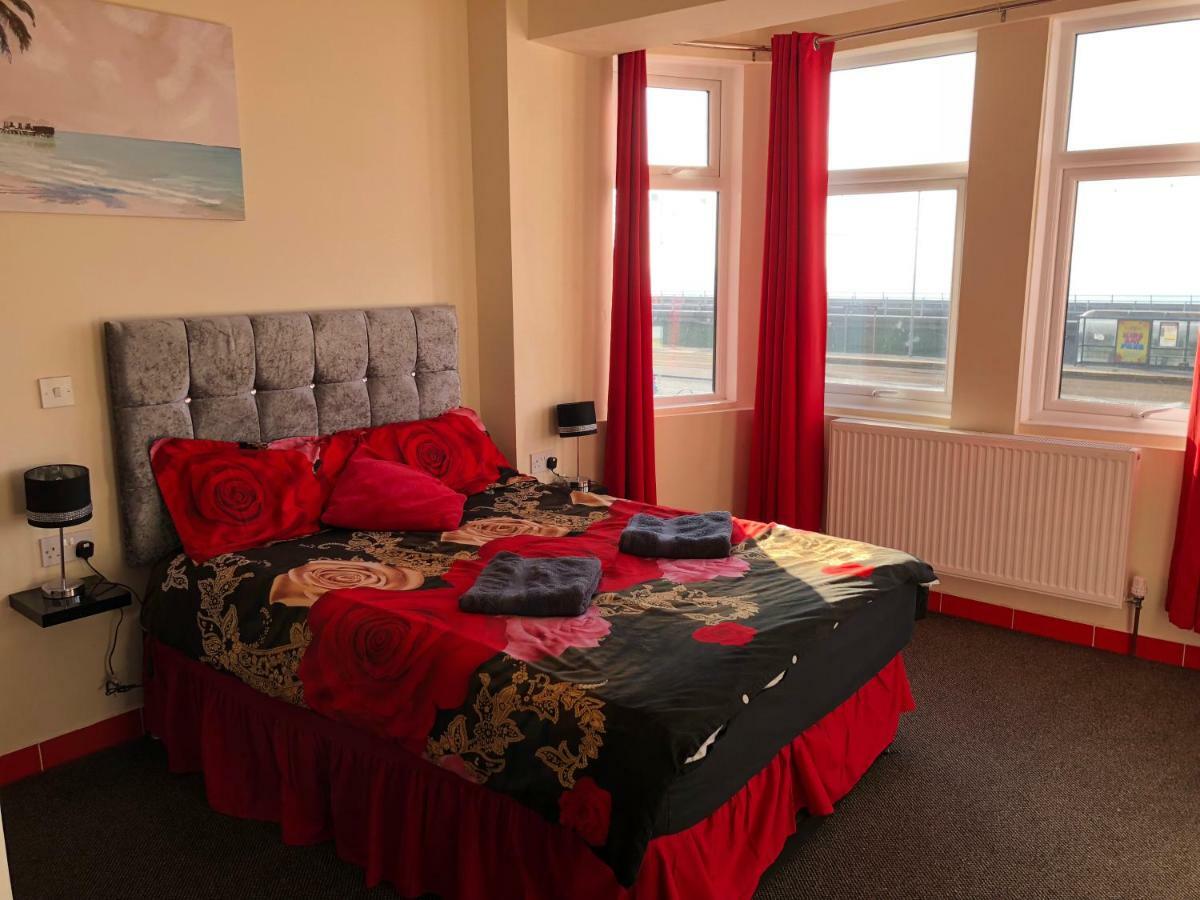 Hotel Red Roomz 3*